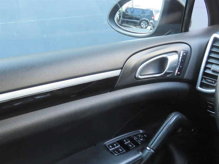 Porsche Cayenne — photo 14