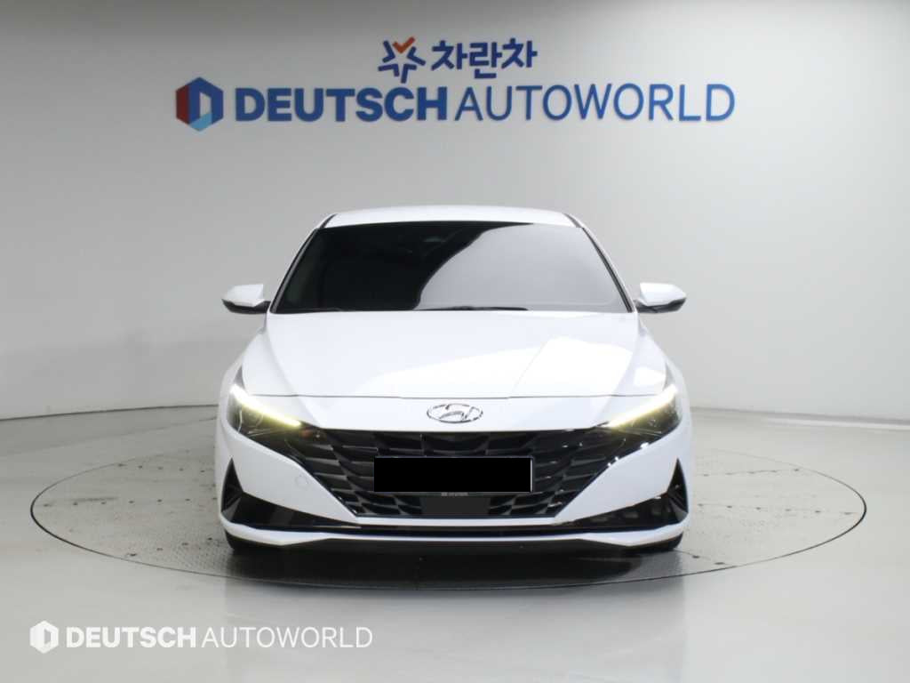 Hyundai Avante — photo 02