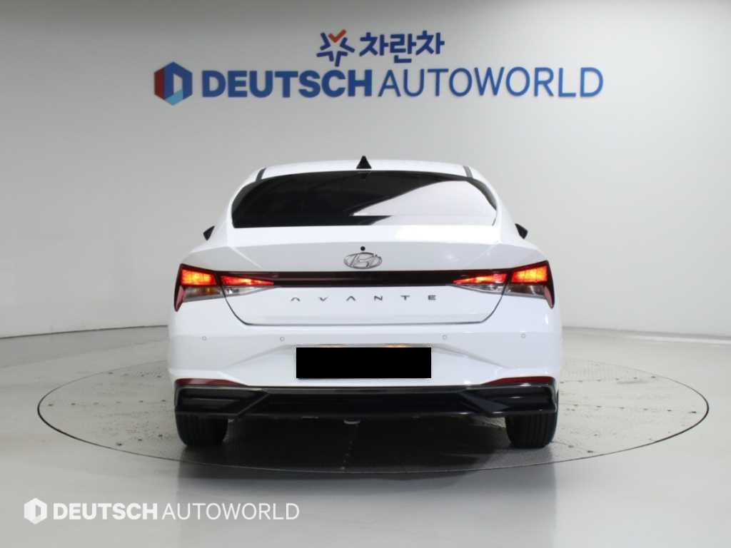 Hyundai Avante — photo 04