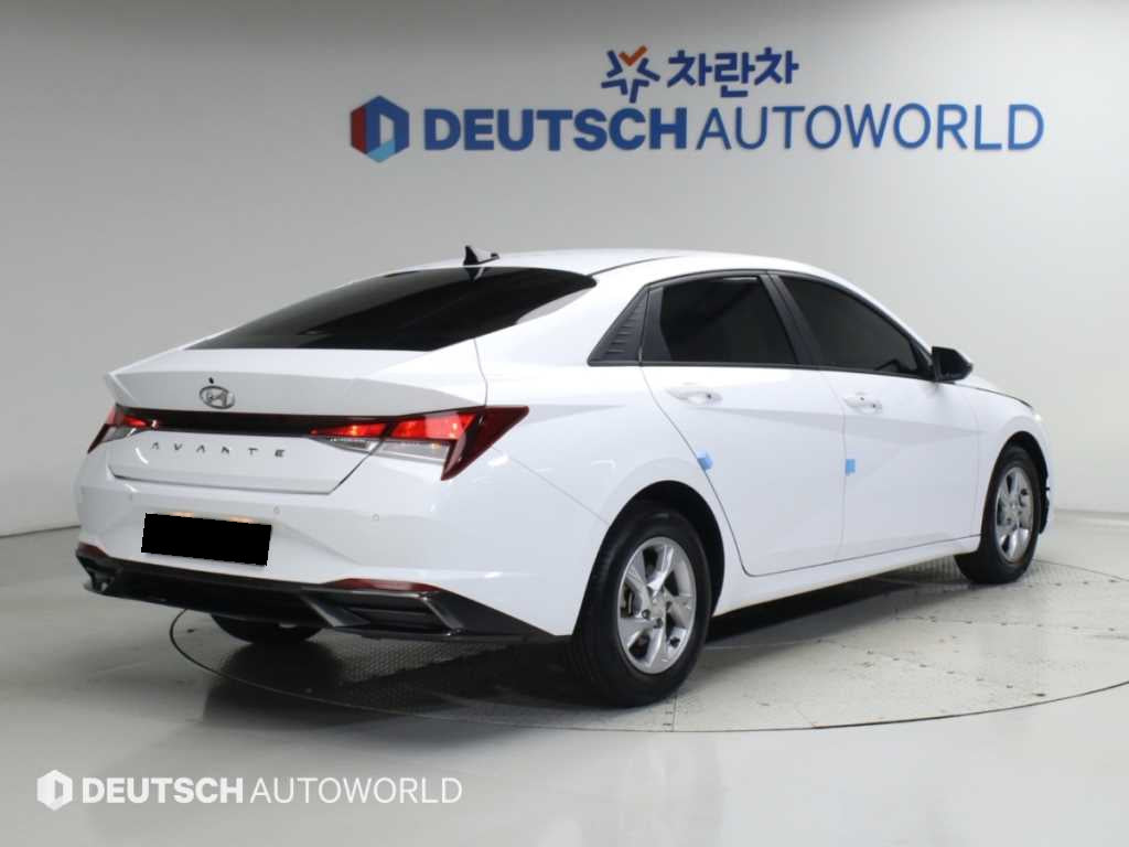 Hyundai Avante — photo 05