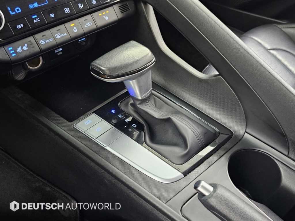 Hyundai Avante — photo 12