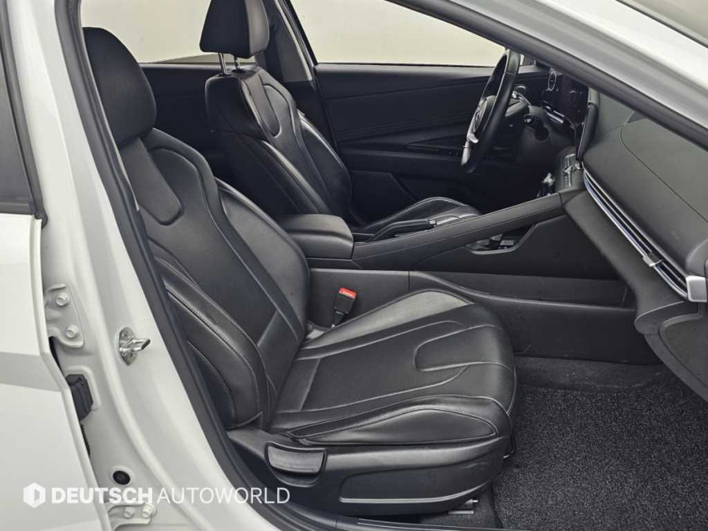 Hyundai Avante — photo 17