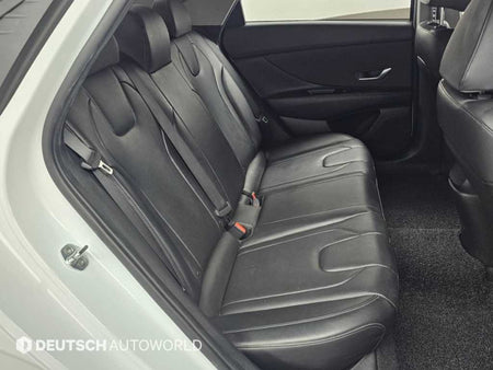 Hyundai Avante — photo 18