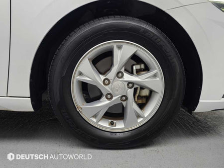 Hyundai Avante — photo 19