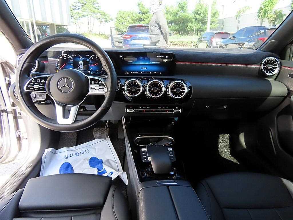 Mercedes-Benz A-Class — photo 07
