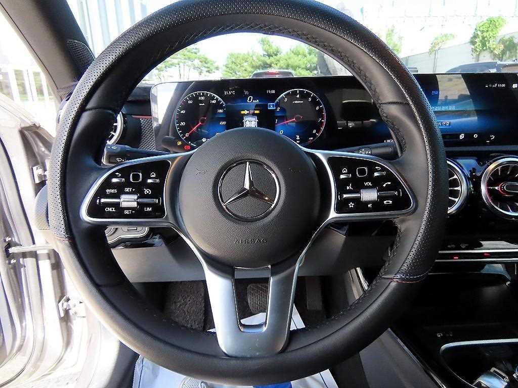 Mercedes-Benz A-Class — photo 08