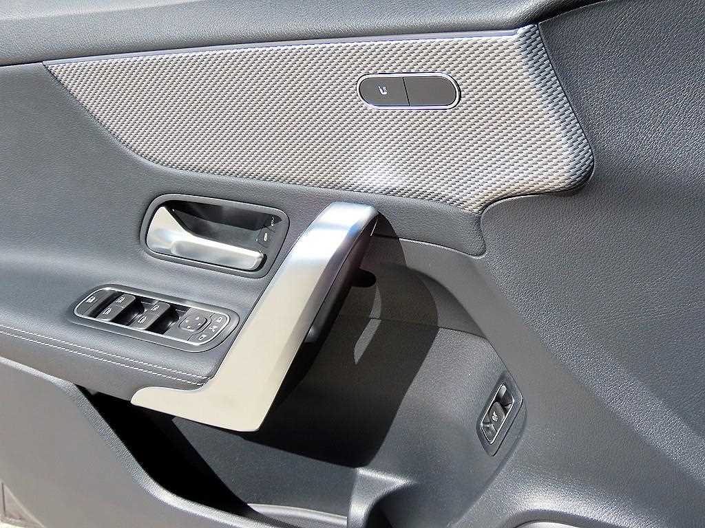 Mercedes-Benz A-Class — photo 11