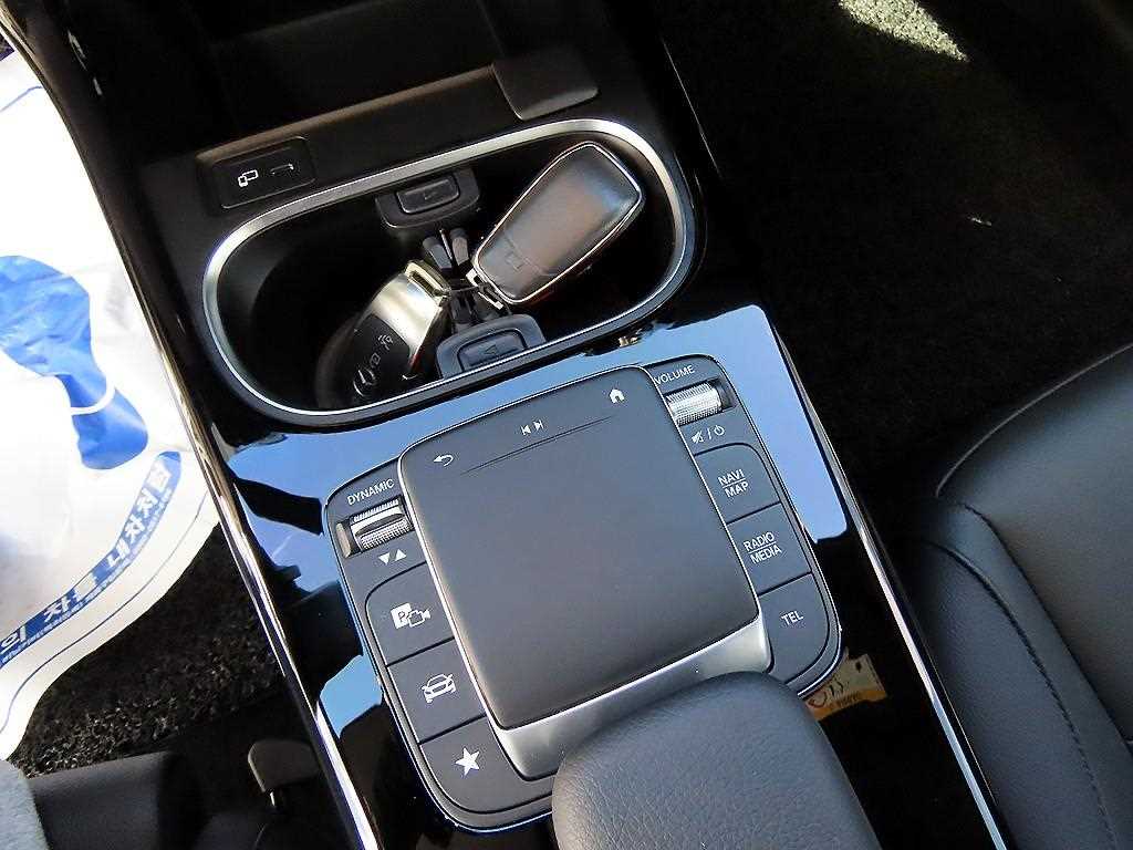 Mercedes-Benz A-Class — photo 12