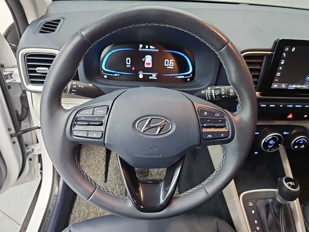 Hyundai Venue — photo 09
