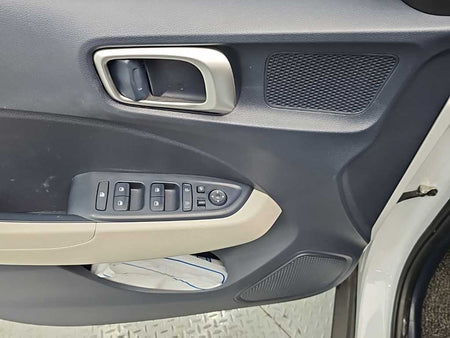 Hyundai Venue — photo 15