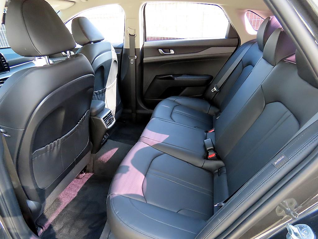 Kia K5 — photo 06