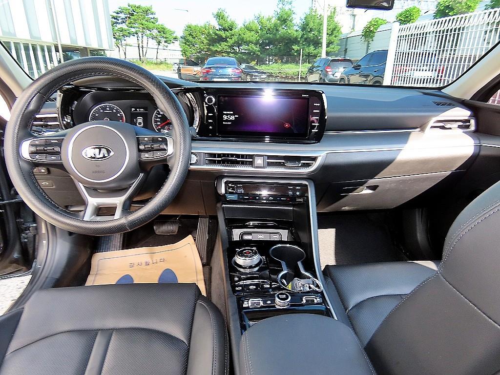 Kia K5 — photo 07