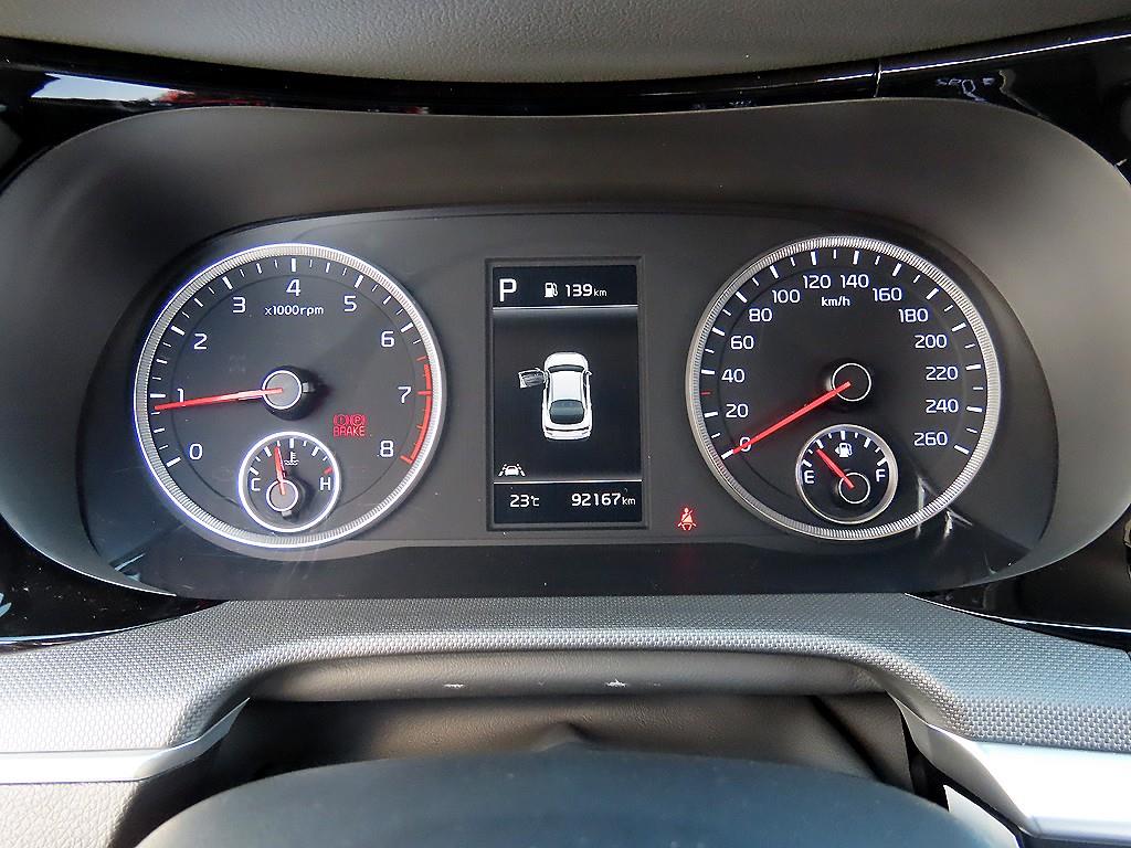 Kia K5 — photo 09