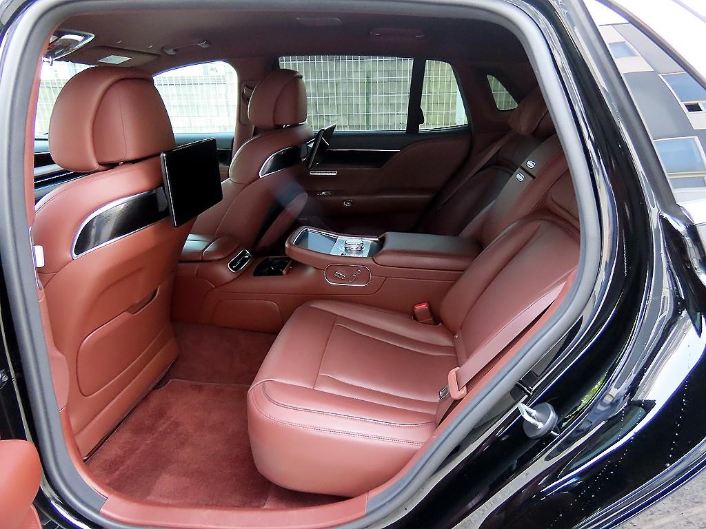 Genesis G90 — photo 06