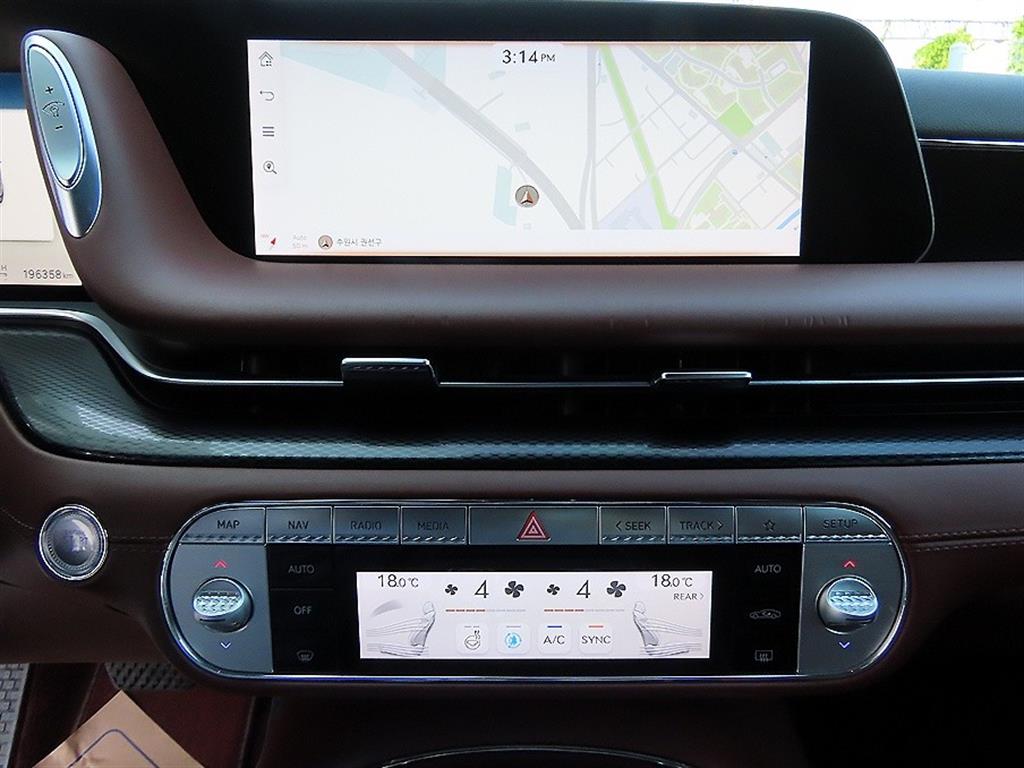 Genesis G90 — photo 12