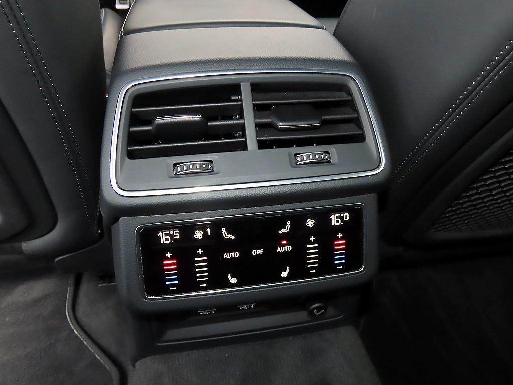 Audi S6 — photo 15