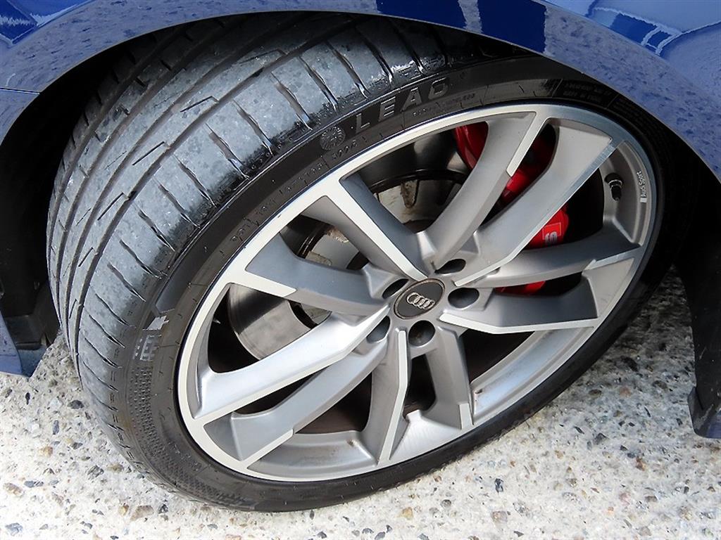 Audi S6 — photo 20