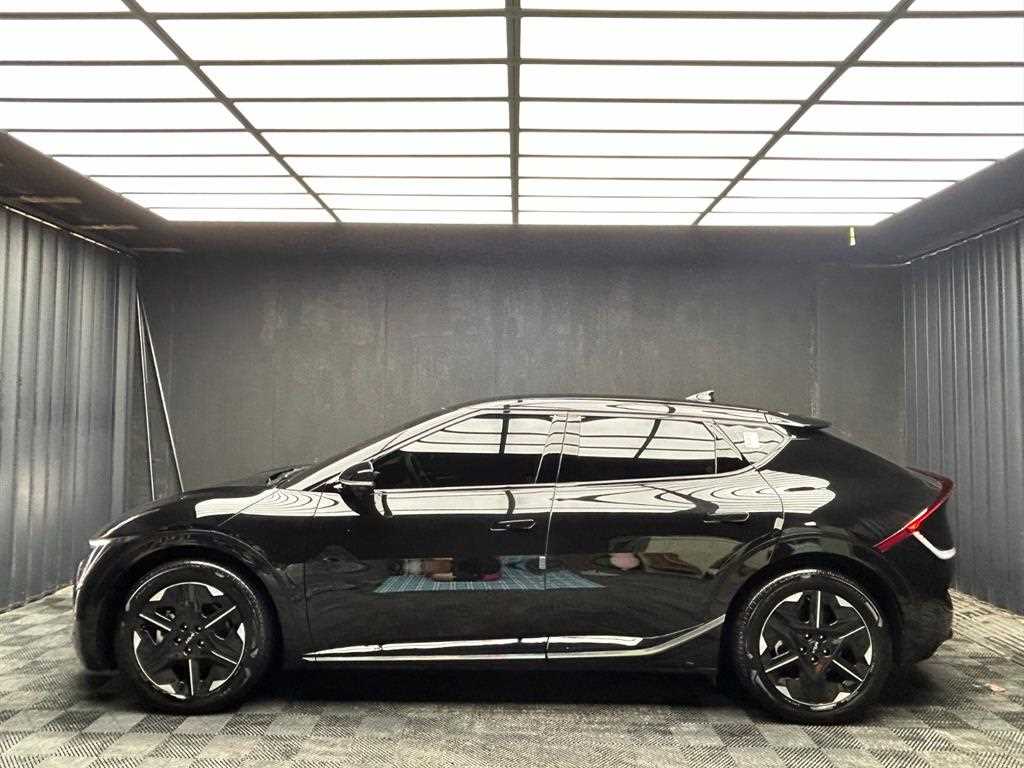 Kia EV6 — photo 04