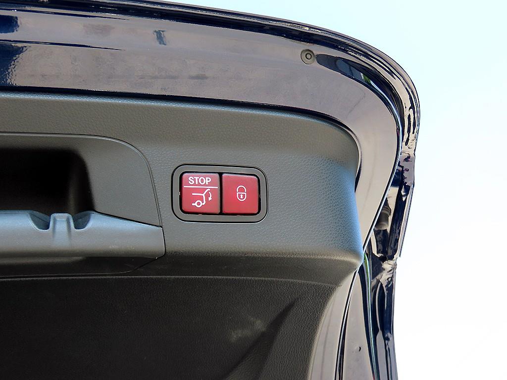 Mercedes-Benz GLC-Class — photo 16