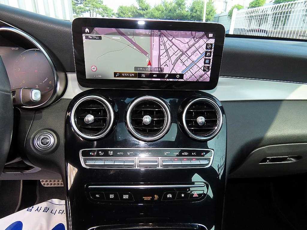 Mercedes-Benz GLC-Class — photo 13