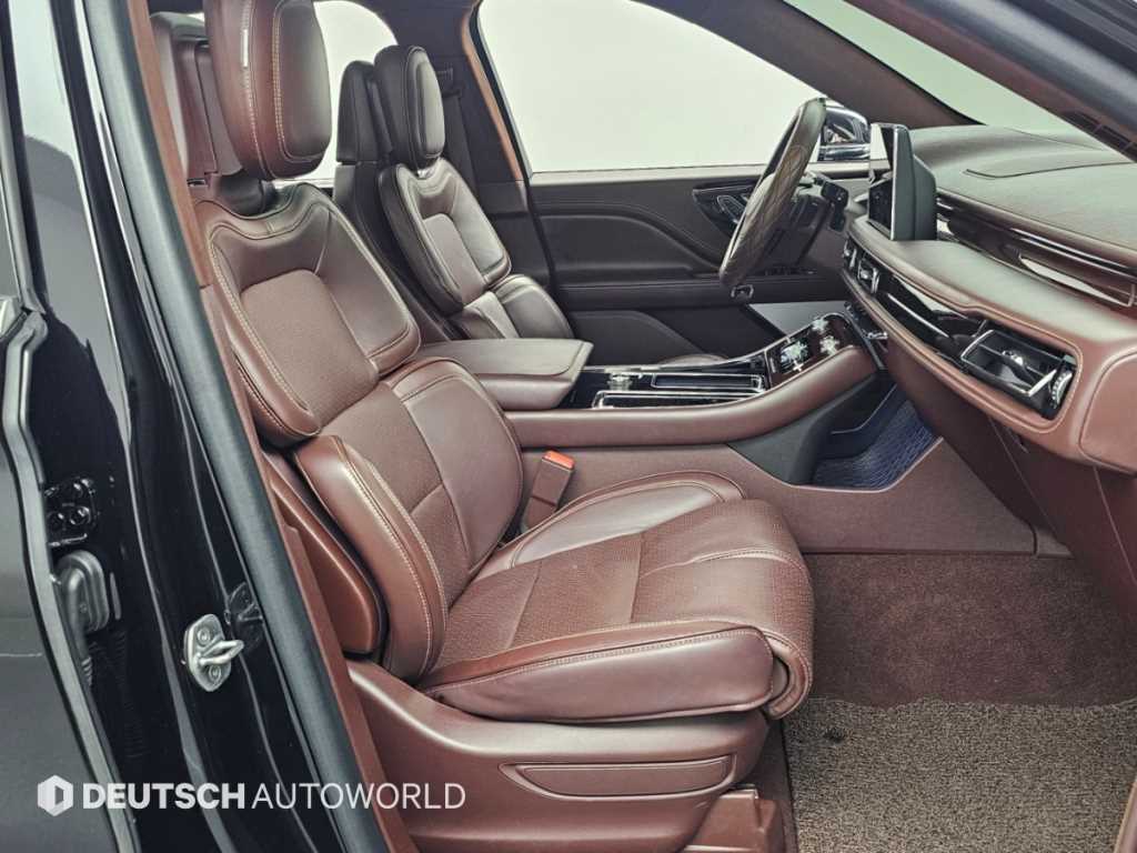 Lincoln Aviator — photo 10
