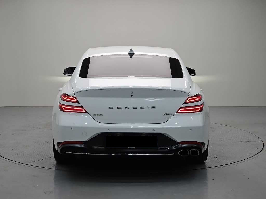 Genesis G70 — photo 03