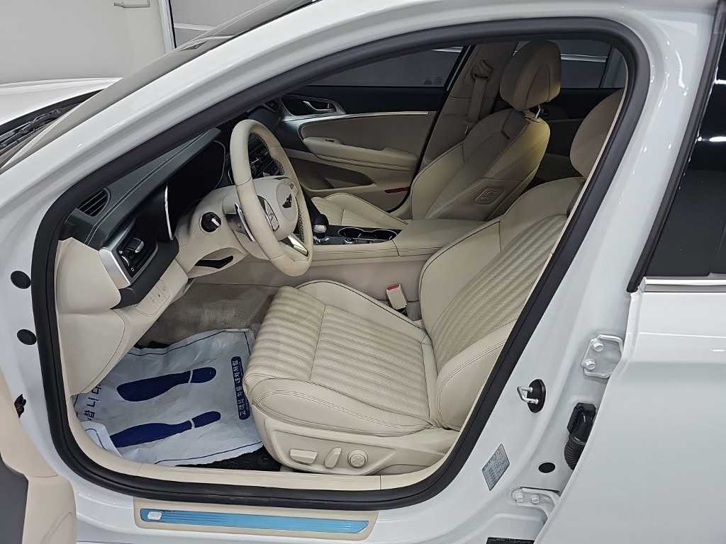 Genesis G70 — photo 11