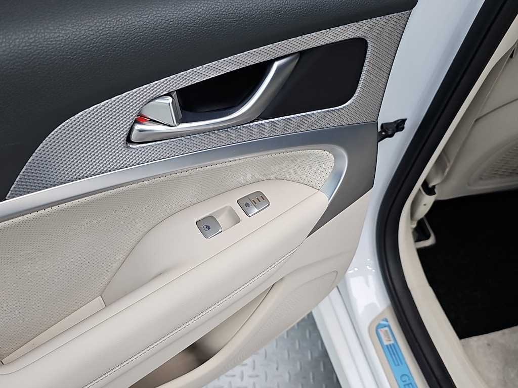 Genesis G70 — photo 13