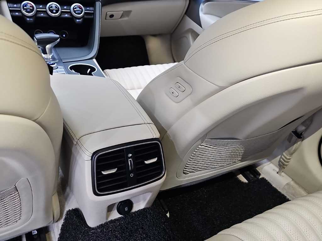 Genesis G70 — photo 14