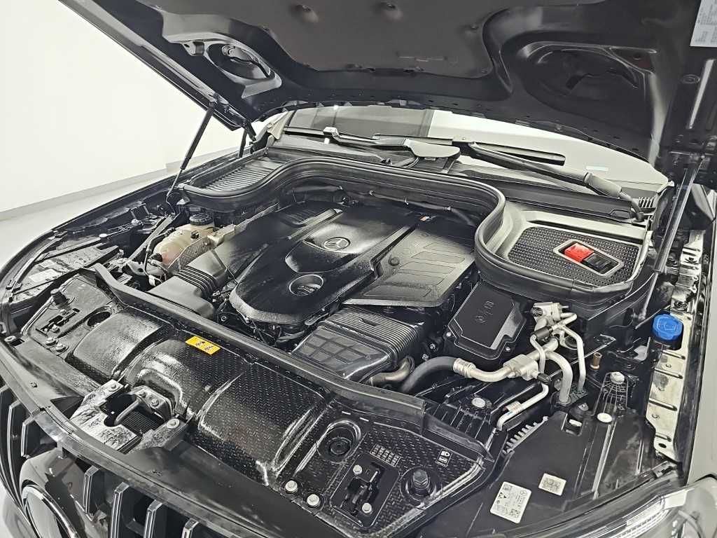 Mercedes-Benz GLS-Class — photo 06