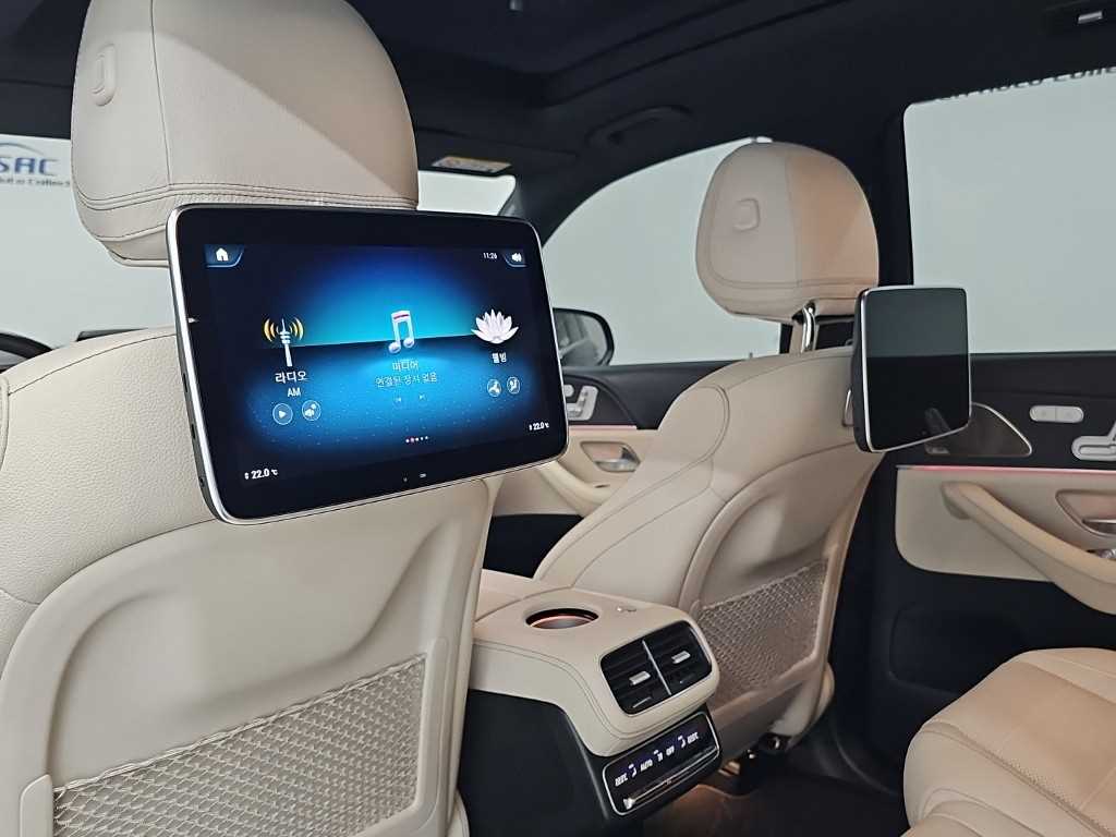 Mercedes-Benz GLS-Class — photo 13