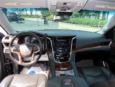 Cadillac Escalade — photo 07