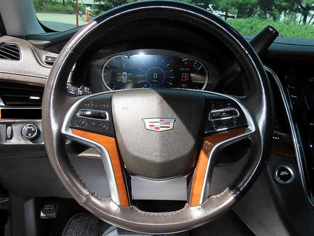 Cadillac Escalade — photo 08