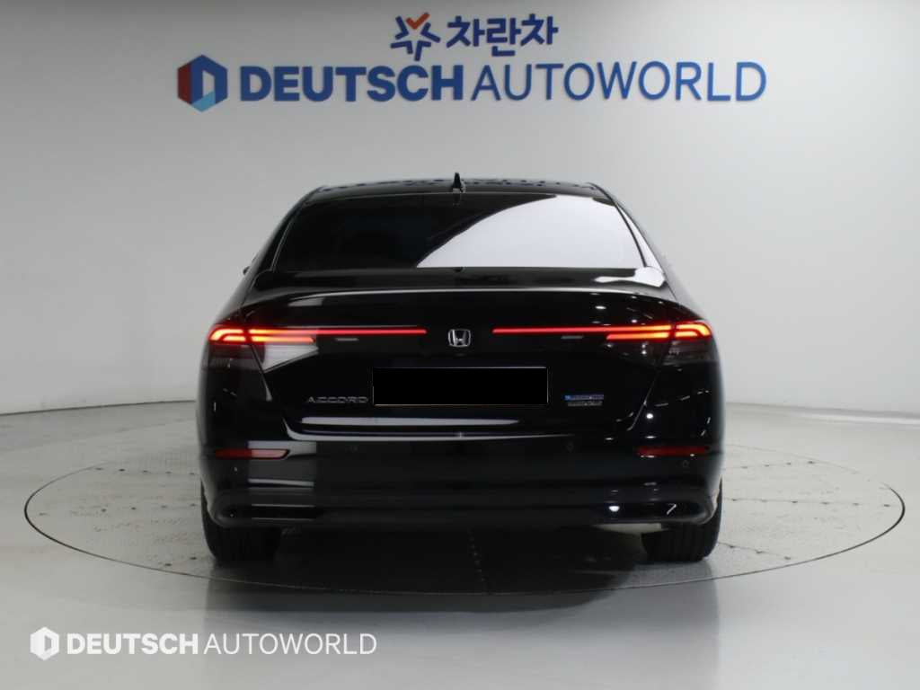 Honda Accord — photo 04