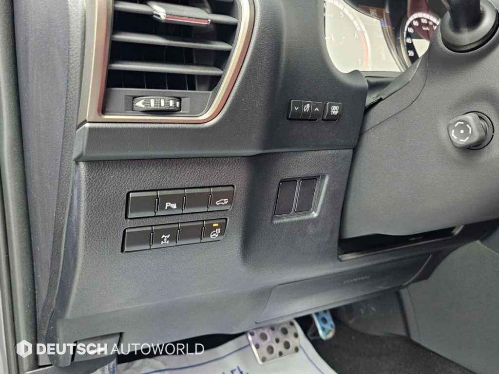 Lexus NX — photo 17