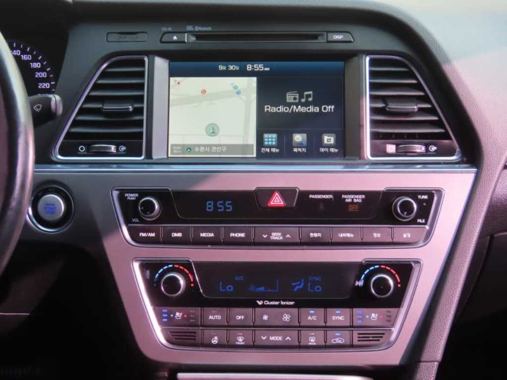Hyundai Sonata — photo 11