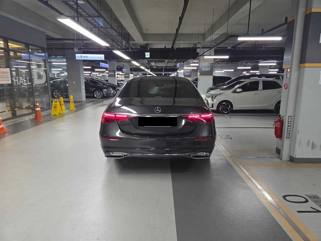 Mercedes-Benz S-Class — photo 04