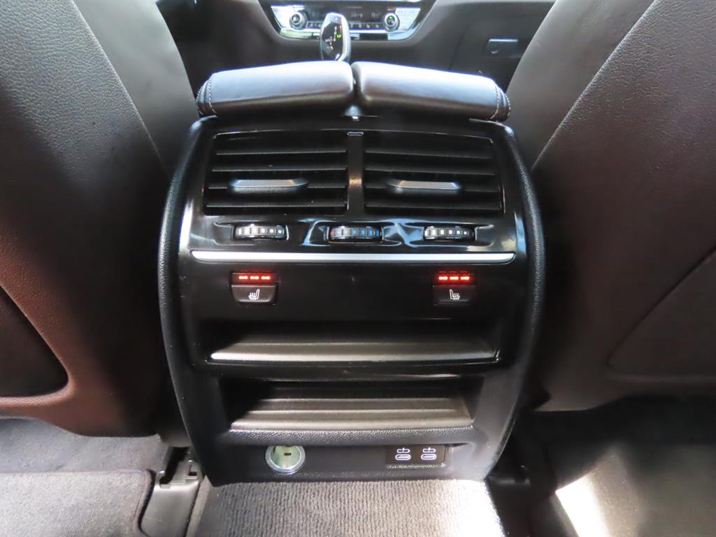 BMW 5-Series — photo 07