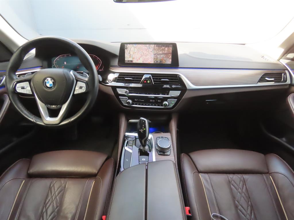 BMW 5-Series — photo 08