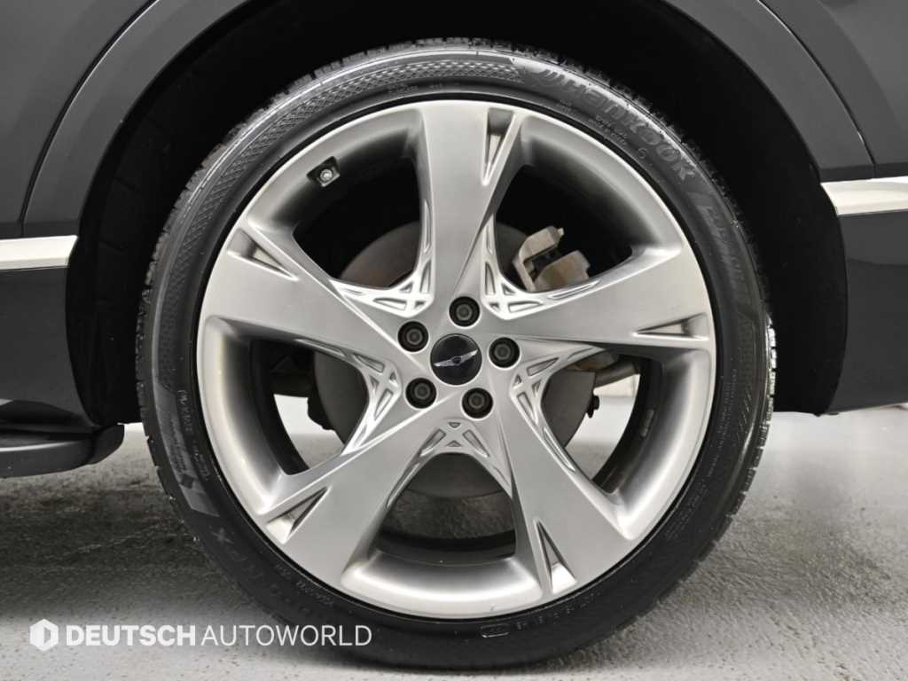 Genesis GV80 — photo 05