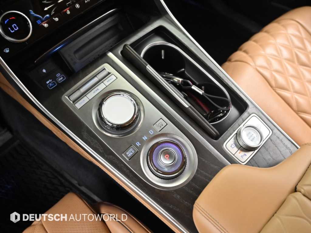 Genesis GV80 — photo 09