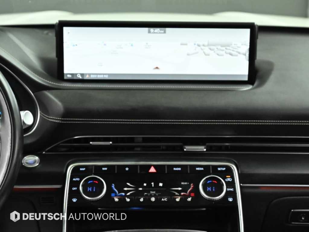 Genesis GV80 — photo 14
