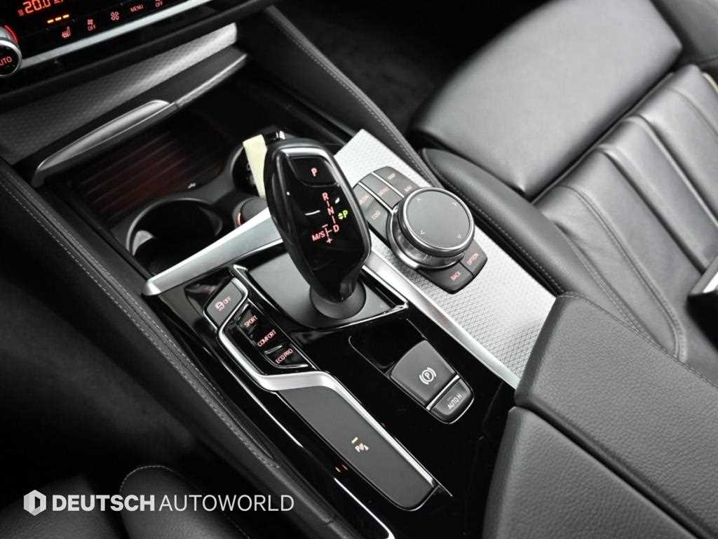 BMW 5-Series — photo 09