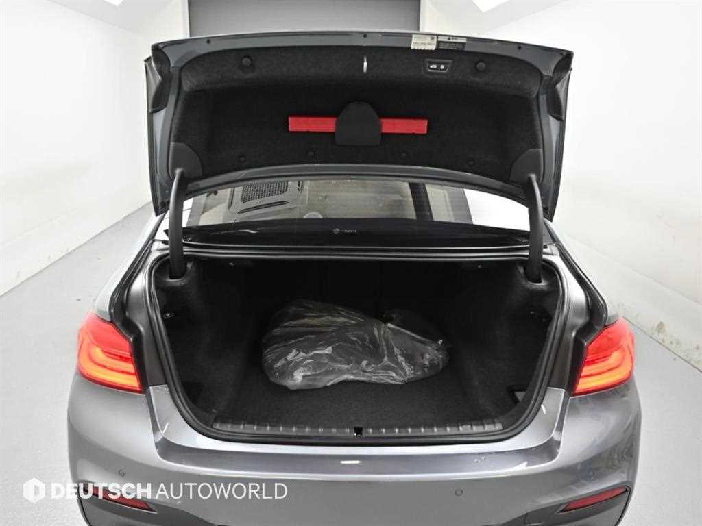 BMW 5-Series — photo 19