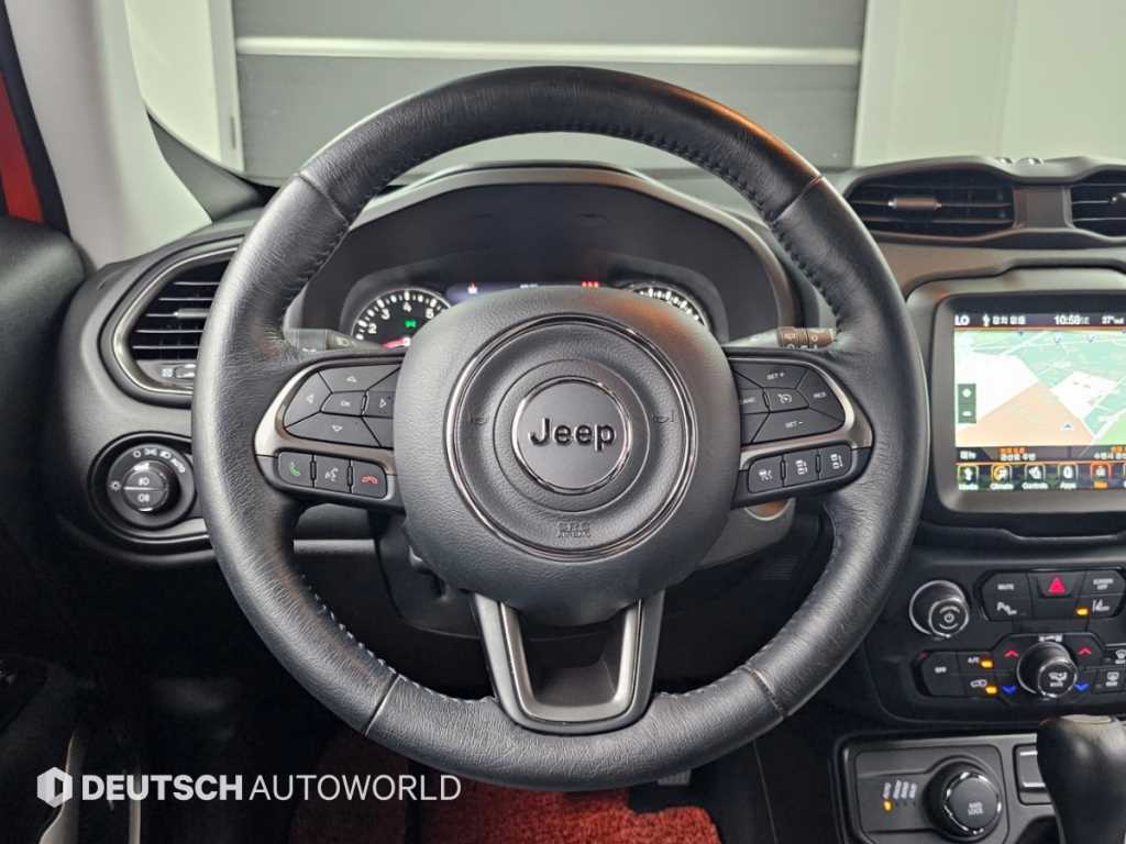Jeep Renegade — photo 13