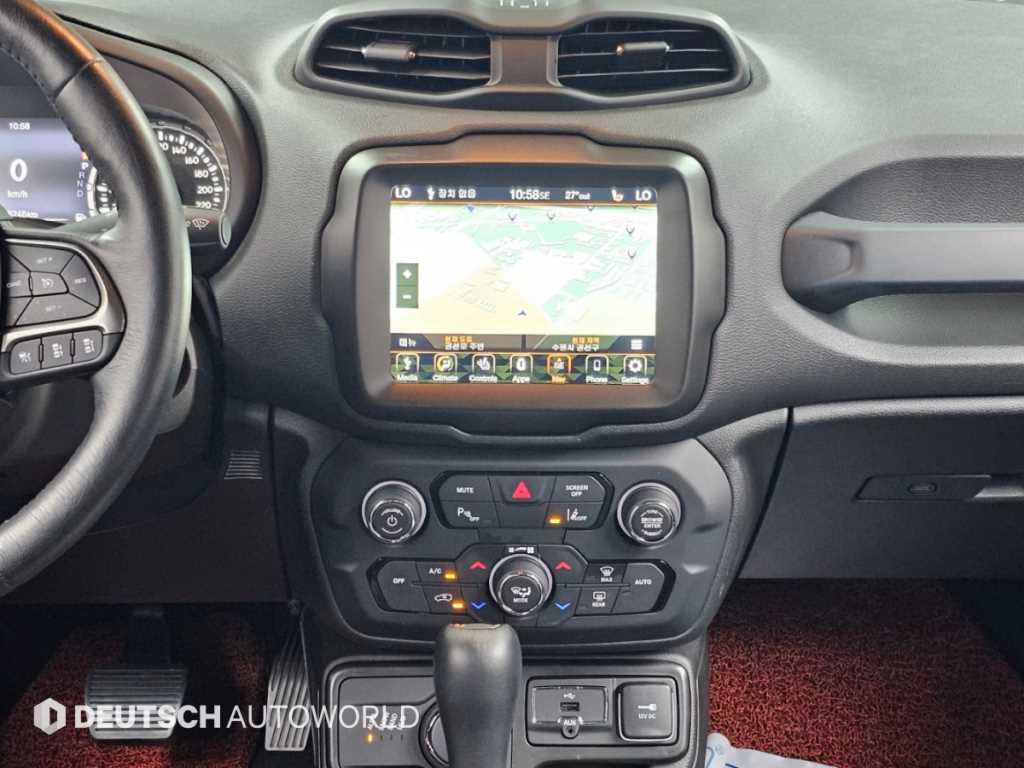 Jeep Renegade — photo 14