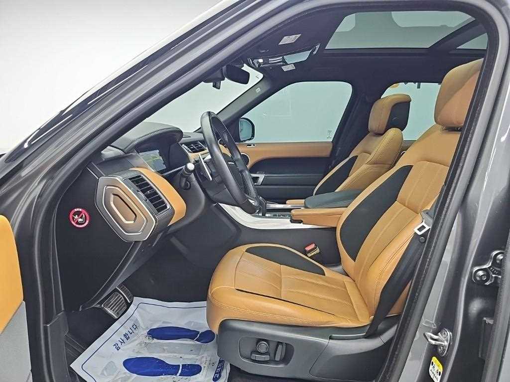 Land Rover Range Rover Sport — photo 11