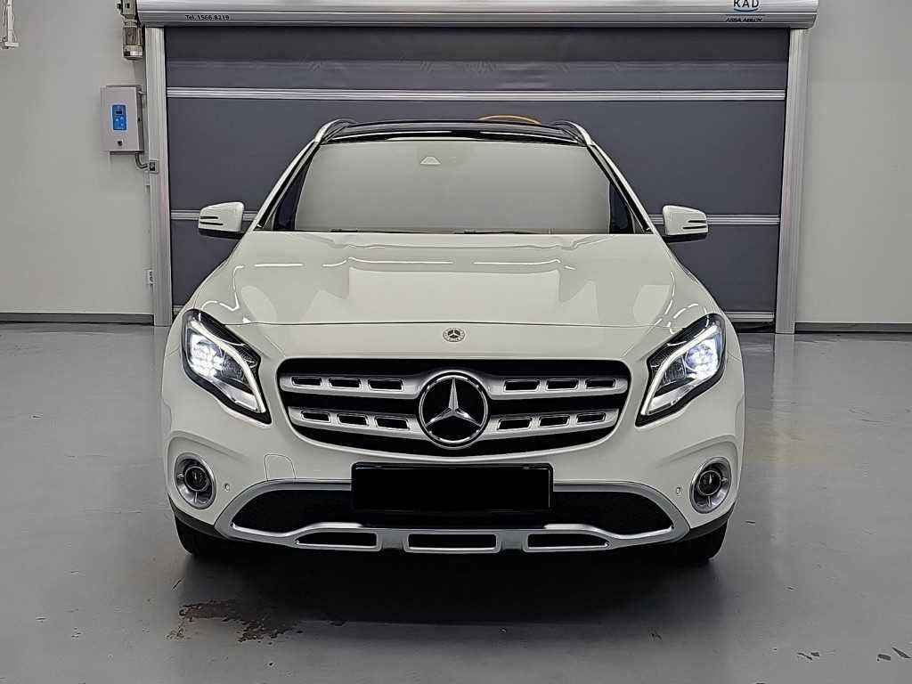 Mercedes-Benz GLA-Class — photo 02