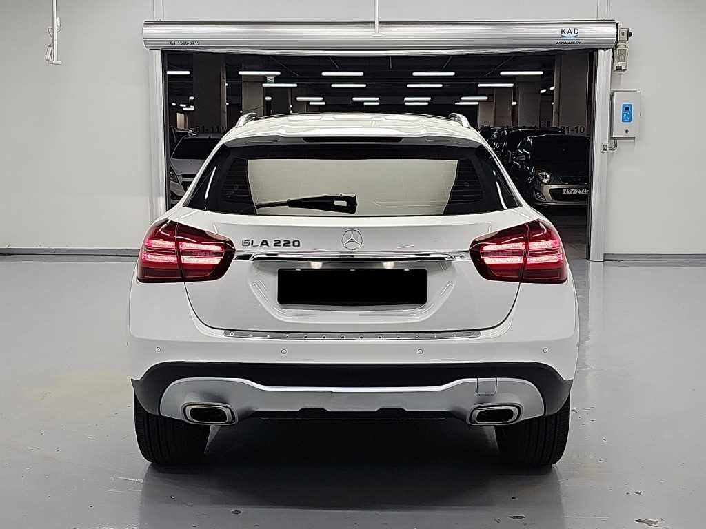 Mercedes-Benz GLA-Class — photo 03