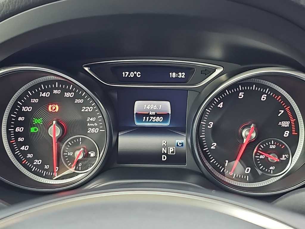 Mercedes-Benz GLA-Class — photo 06